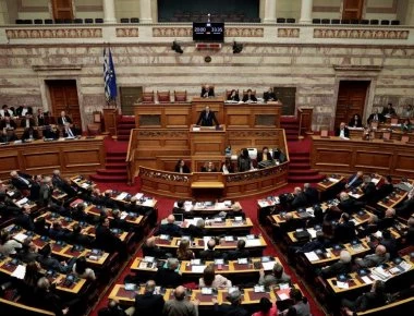 «Καταιγίδα» από (ν)τροπολογίες - Απειλούν με αποχώρηση τα κόμματα της αντιπολίτευσης